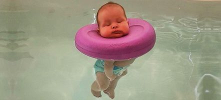 Deze baby spa is zo vertederend dat je er week van wordt