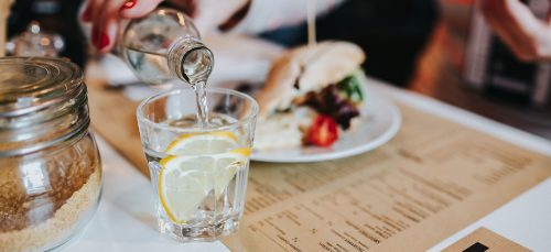 5 Tips om meer water te drinken op een dag