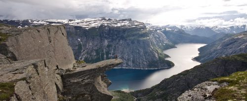 Vier uur in de rij voor een foto van Trolltunga in Noorwegen