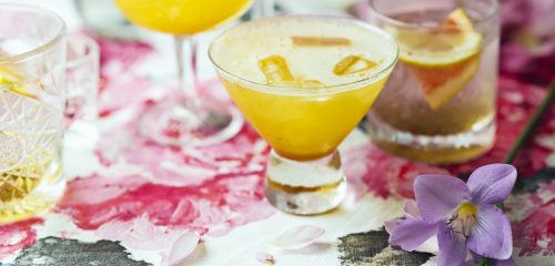 Roze & witte peper mocktail met een vleugje freesia