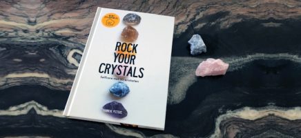 Rock Your Crystals van Hanneke Peeters is dé guide om jouw kr...