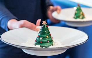 Kerst proef je pas echt bij Waldorf Astoria Amsterdam