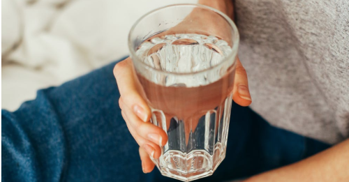 Ben jij iemand die te weinig water drinkt? Dit zijn de nadelen