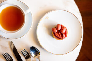 Waldorf Astoria Amsterdam onthult eigen tulp met een afternoon...